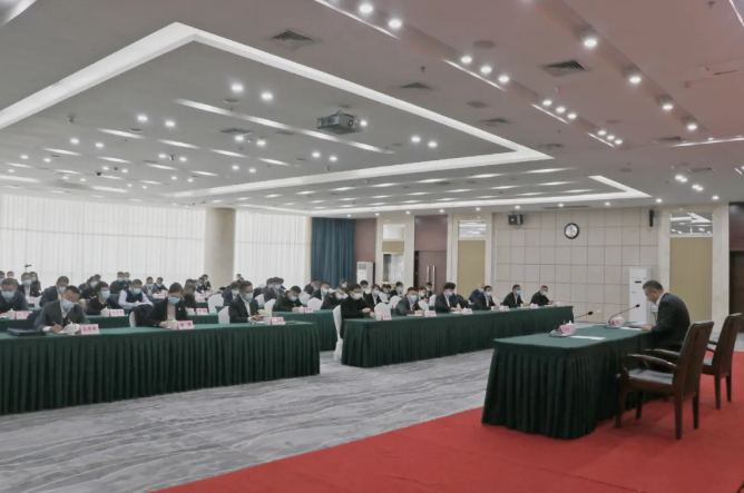 鞍勤集團(tuán)、溫泉集團(tuán)舉辦貫徹落實(shí)市第十三次黨代會(huì)精神宣講報(bào)告會(huì)