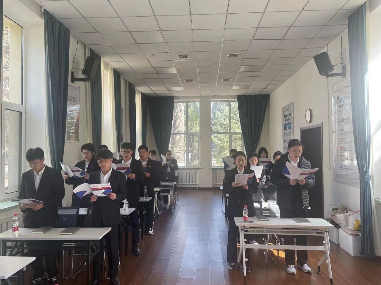 學(xué)習(xí)新知識(shí)，感悟新內(nèi)涵——鞍勤集團(tuán)、溫泉集團(tuán)、公服集團(tuán)新生培訓(xùn)迎來(lái)階段性成果